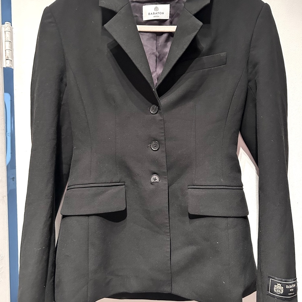 Aritzia Babaton Standout Black Blazer